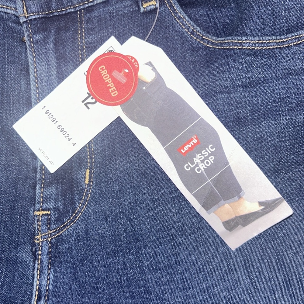 Levi’s Women’s Cropped Jeans, Size 12 - Picture 6 of 14